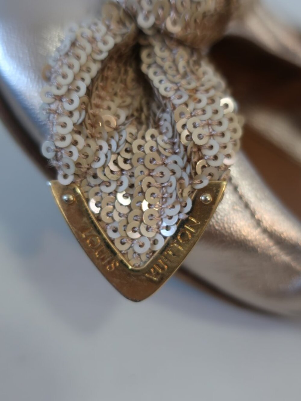 Louis Vuitton Metallic Gold Amulet Sequins Bow Scrunch Ballet Flats 37.5/US 7.5 - Picture 9 of 12